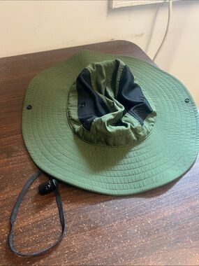 Eastern Mountain Sports Olive Green Boonie Hat with Black Mesh